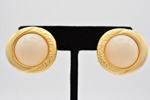 Weekenders Vintage Round Earrings Brushed Gold Frosted Beaded Signed 1980s BinAG